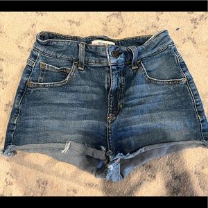 Guess shorts size 25